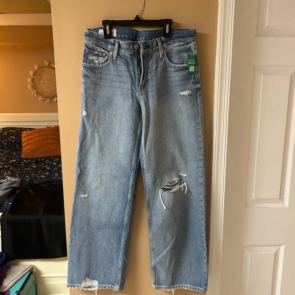 Gap size 27 or 4. Low rise light wash jeans! NWT - Picture 3 of 6